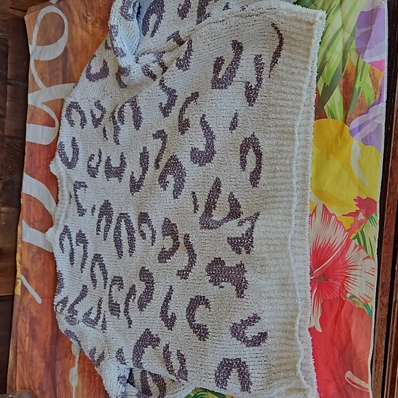 M Leapord pajama set - Picture 7 of 7